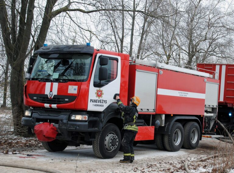 Galingas sprogimas pirmadienį sudrebino gamyklą Kupiškyje.. Ketvirtadienį po pietų užsiliepsnojo Panevėžio rajone esančios Liberiškio žemės ūkio bendrovės grūdų džiovykla. Atvykus ugniagesiams gelbėtojams, ji jau degė atvira liepsna.