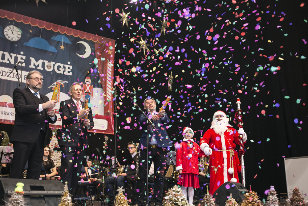 Artėjant didžiosioms metų šventėms, Panevėžyje duris atvėrė Kalėdinė mugė. Joje galima ne tik įsigyti įvairiausio maisto šventiniam stalui, bet ir originalių dovanų.
