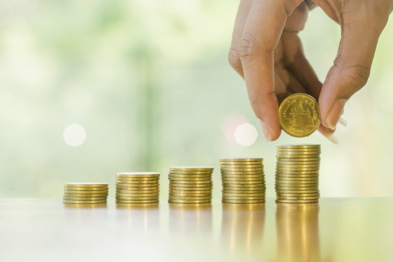 Didžiausia Lietuvoje ir veikianti visose Baltijos šalyse nebankinio sąskaitų finansavimo (faktoringo) paslaugas teikianti bendrovė „SME Finance“ pasirašė investavimo sutartį su vienu didžiausių Didžiosios Britanijos investicinių fondų „Advance Global Capital“ dėl 5 mln. Eur kapitalo Lietuvos smulkiajam ir vidutiniam verslui finansuoti.