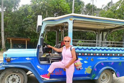 Panevėžyje gerai žinoma būrėja Lukrecija Dūdienė – aistringa keliautoja. Moteris net ir viena leidžiasi į tolimiausias keliones ir egzotiškiausius kraštus. Didžiausias jos turtas – praturtinančios patirtys ir nesibaigiantys pirmieji kartai.