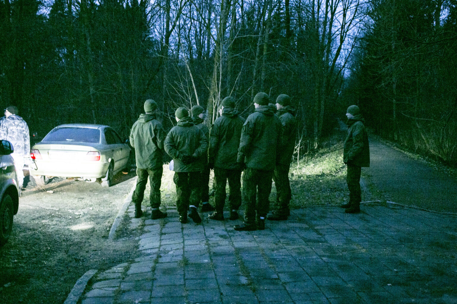 Gausios policijos ir karių pajėgos ketvirtadienį vos prašvitus toliau tęsia Panevėžyje dingusio kario mediko paieškas.