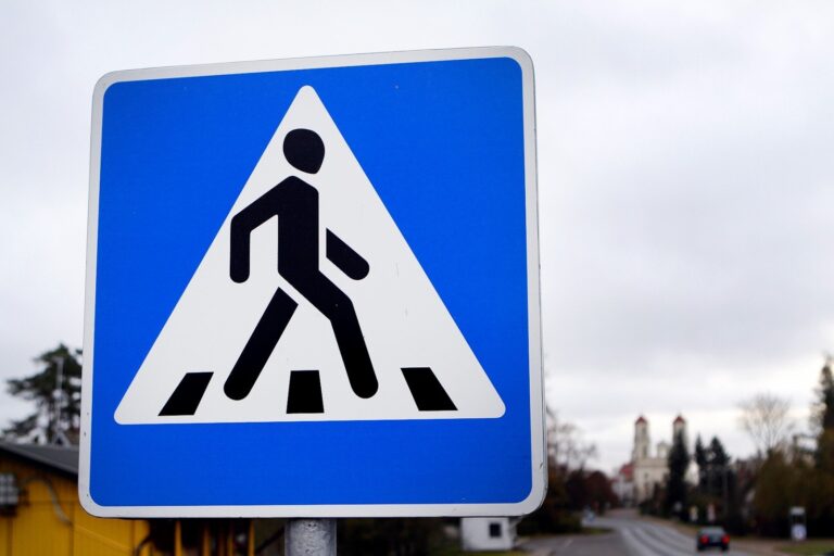 Tamsus gruodžio mėnuo daug problemų sukelia kelių eismo dalyviams.