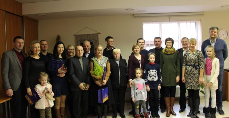 Metams baigiantis Panevėžio rajono savivaldybėje tradiciškai pagerbiami gražiausiai tvarkomų sodybų savininkai.