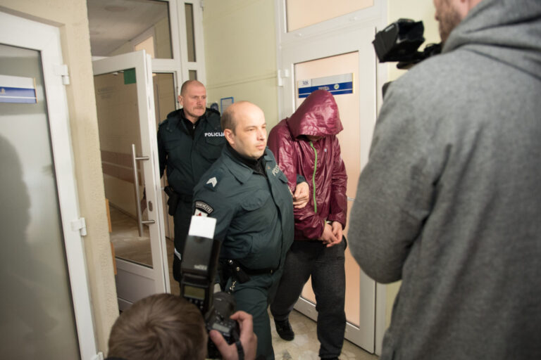 Panevėžio apygardos teismas atvertė šiais metais įvykdytos rezonansinės žmogžudystės Rožyno mikrorajone bylą.