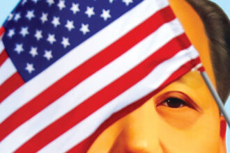 Kinijos vyriausybė siekia vogčiomis formuoti viešąją nuomonę ir tildyti kritiką kitose šalyse