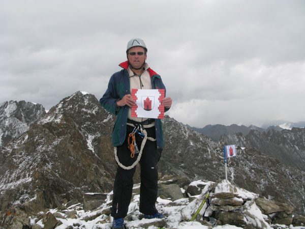 Praėjusiais metais alpinistams taip ir nepavyko rasti viršukalnės, kurią galėtų pavadinti Panevėžio vardu, tačiau šiemet vasarą tikisi įgyvendinti šią svajonę. Asmeninio S. Jurevičiaus albumo nuotr.