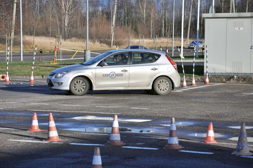 Pirmadienį atleidus Panevėžio „Regitros“ filialo vadovą Raimundą Kirelį, šios pareigos laikinai patikėtos Kauno filialo direktoriaus pavaduotojui Ryčiui Polikauskui.