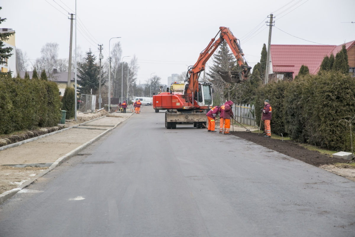 Iš valstybės kišenės nemenkos paramos gatvėms remontuoti sulaukusi Panevėžio savivaldybė iš atverto pinigų maišo taip ir liko nepasiėmusi jai skirtų kone pusės milijono eurų.