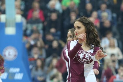 „Betsafe–LKL“ čempionate rungtyniaujančių klubų šokėjos jau trečią sezoną stos į kovą dėl geriausios šokėjų komandos vardo.