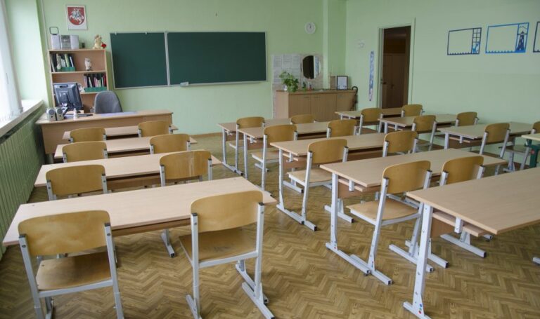 Nuo sausio įsigaliojus naujai tvarkai, švietimo įstaigų vadovai bus skiriami penkerių metų kadencijai. Dėl to Panevėžio mieste šiemet turėtų būti skelbiami konkursai penkių, rajone – dviejų įstaigų vadovams išrinkti. Ir nors ši naujovė nepeikiama, baiminamasi, ar po kelerių metų atsiras kam vadovauti mokykloms.