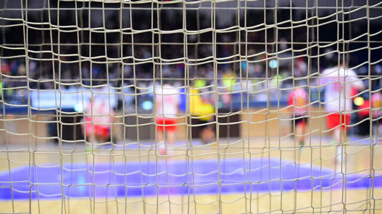 Panevėžio kūno kultūros ir sporto centras spręs, kas kaltas dėl praėjusią savaitę šią įstaigą sudrebinusio incidento. Gautas policijos pranešimas, kad per varžybas viena trenerė skaudžiai sučiupo ir kilstelėjo nepilnametę sportininkę.