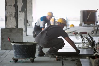 Pernai į Lietuvą atvyko dirbti beveik dvigubai daugiau užsieniečių nei metais anksčiau, dauguma jų yra ukrainiečiai, rodo statistika.