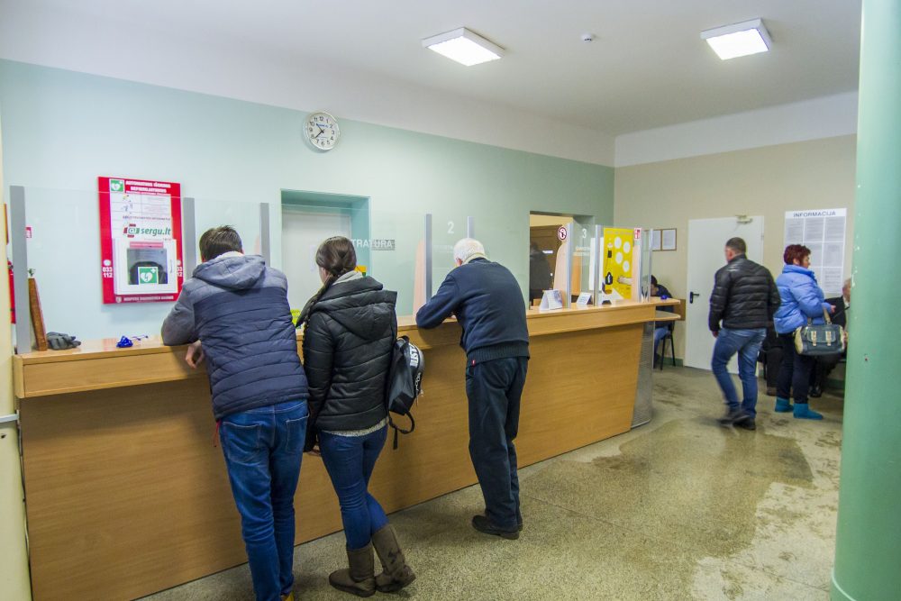 Šalyje šėlstantis gripas negaili ir panevėžiečių. Virusui aukas guldant tūkstančiais, „Sodra“ prisipažįsta išduodanti kone rekordinius skaičius nedarbingumo pažymų.