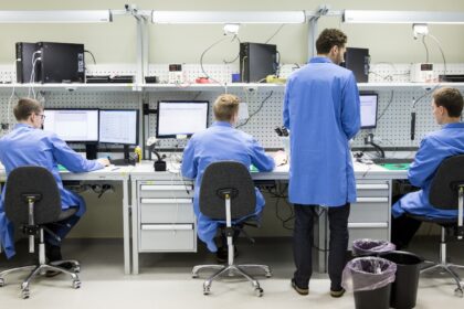 Meteorologai praneša, kad ateinančiomis dienomis temperatūra kris net iki -25°C. Ką daryti, kad atšalus orams, neperšaltų jūsų telefonas?