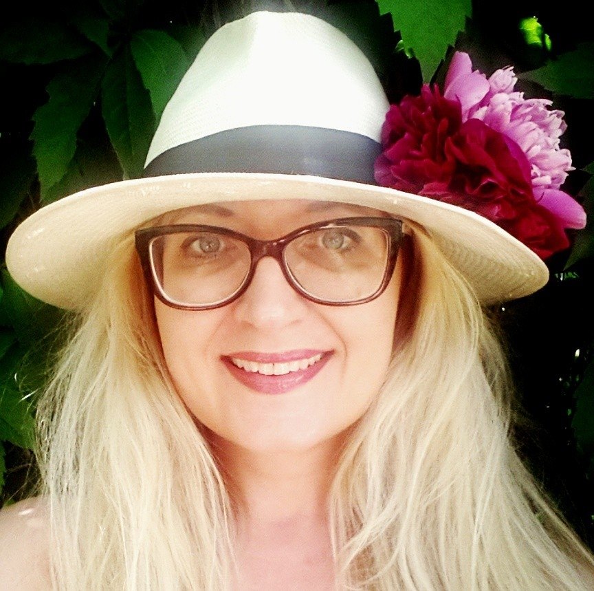 Vaida po daugiau kaip penkiolikos metų pertraukos vėl išdrįso paimti teptuką į rankas, tai padėjo jai kardinaliai pakeisti požiūrį į gyvenimą. ASMENINIO ARCHYVO nuotr.