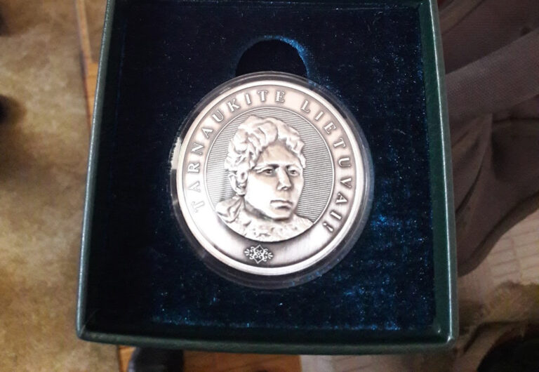 Gabrielės Petkevičaitės-Bitės atminimo medaliais „Tarnaukite Lietuvai“ bus apdovanoti šešiolika laureatų, pirmadienį nusprendė kandidatų vertinimo komisija.