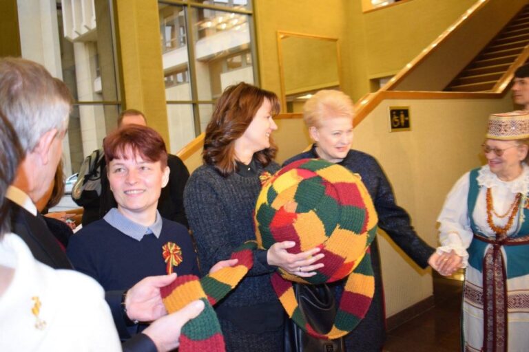 Lietuvos valstybės atkūrimo 100-mečio laukimas Panevėžio rajono savivaldybėje pažymėtas įvairiais renginiais. Artėjančiam valstybės gimtadieniui kūrybingai ir pakiliai ruošiasi rajono švietimo, ugdymo, kultūros įstaigos, bendruomenės – puošiama aplinka, vyksta pilietinės akcijos, pasididžiavimą savo valstybe ugdantys renginiai.