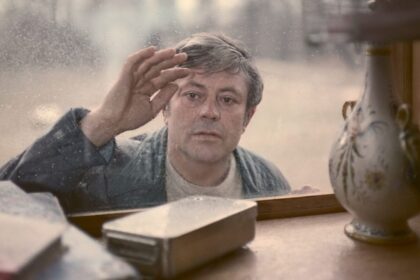 Viena ryškiausių Panevėžyje kūrusių asmenybių – Nacionalinės kultūros ir meno premijos laureatas, ordino „Už nuopelnus Lietuvai“ Komandoro didžiojo kryžiaus kavalierius Donatas Banionis.