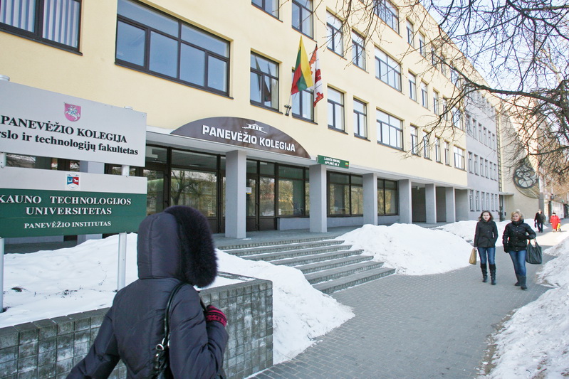 Per pastaruosius trejetą metų stojančiųjų į Panevėžio kolegiją sumažėjo penktadaliu, o KTU Panevėžio technologijų ir verslo fakultetas bando atsigauti po pernykščio nokauto, kai liko be pirmakursių. A. REPŠIO nuotr.