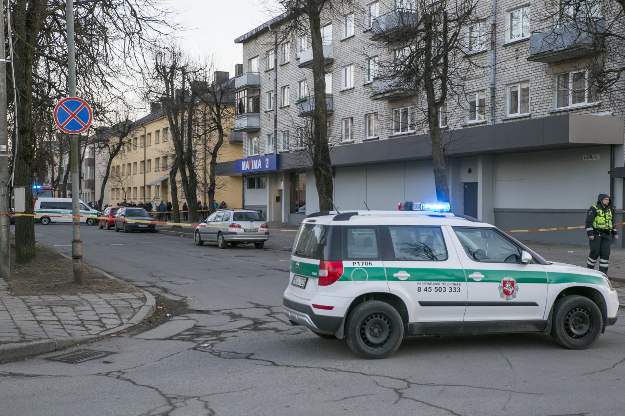 Jau vakar vakarą policijos pareigūnai operatyviai išsiaiškino, kad pranešė apie sprogmenį Liepų al. esančioje parduotuvėje “Maxima”.