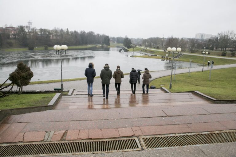 Panevėžio miesto savivaldybė įgyvendina projektą „Globalus Panevėžys“. Projektas skirtas suburti po įvairias pasaulio šalis išsibarsčiusių panevėžiečių bendruomenę, palaikant su ja ryšį.