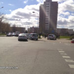 Balandžio 19 d. 12.01 val. Panevėžyje, Kniaudiškių ir Projektuotojų gatvių sankryžoje, susidūrė automobilis „Volkswagen Golf“, važiavęs Projektuotojų gatve nuo Klaipėdos gatvės pusės, ir automobilis „Toyota Corolla“, važiavęs Kniaudiškių gatve nuo Žvaigždžių gatvės pusės.