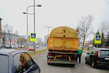 Jau įpratę gatvėse ir keliuose matyti automobilius su vairu dešinėje pusėje, net nesusimąstome, kad tokių yra ir specialiųjų automobilių, atliekančių tam tikrus darbus.