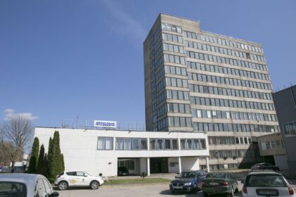 Ambicingi užmojai išmokyti visuomenę civilizuotai atsikratyti atliekomis Panevėžyje virto absurdu, grasinančiu atsisukti ne tik prieš pačius jų tvarkytojus, bet ir įstatymų leidėjus.