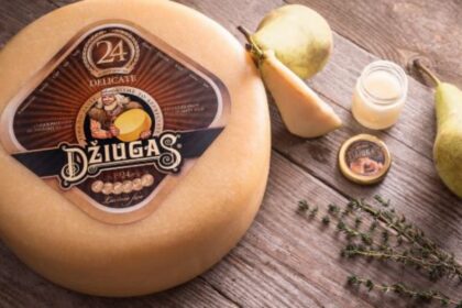 Šiandienis pirkėjas jau pripratęs prie įvairiausių prekių gausos. Tačiau akį traukiančiose spalvingose pakuotėse ne visada yra aukščiausios kokybės prekės. Vis dėlto, atpažinti išskirtinės receptūros bei kruopščiai saugomos reputacijos gaminį tikrai galima. Jį išduoda specialūs, visoje Europos Sąjungoje atpažįstami simboliai, dėl teisės į kuriuos kovoja šimtai Senojo žemyno gamintojų. Lietuviai čia – ne išimtis, o ir sekasi jiems tikrai neblogai.