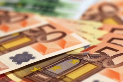 Antradienį Vyriausioji rinkimų komisija (VRK) partijoms paskirstė pirmojo pusmečio valstybės dotaciją – 2,751 mln. eurų.