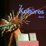 Kultūros dienos proga būrys panevėžiečių rinkosi į teatrą „Menas“. Iškilmingame vakare ne tik paminėta kultūros darbuotojų profesinė šventė, bet ir pasveikinti miestą garsinantys kūrėjai – įteiktos Panevėžio kultūros ir meno premijos.