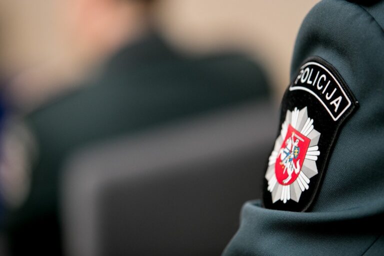Penktadienio vakarą, apie pusę šešių vakaro Bendruoju pagalbos centro telefonu gautas pranešimas, kad Panevėžio rajone, kelyje, vedančiame į Jotainius, sankryžoje su Pagirių gyvenviete, susidūrus automobiliams, nukentėjo žmonės.