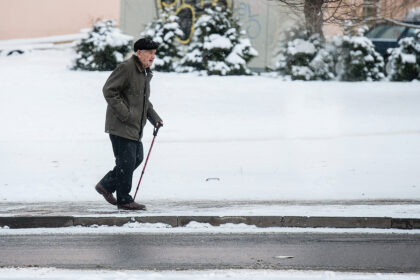 Nematytos šalys, neskaitytos knygos, nelankyti draugai ar gyvenimas pro namų langą ir televizoriaus ekraną? Apie laiką, kai tušti namai nebedžiugina kaip užuovėja po varginančios darbo dienos.