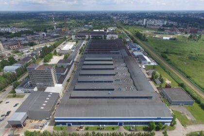 Tūkstančiams panevėžiečių pragyvenimo šaltiniu buvusių didžiųjų miesto gamyklų teritorijos atgimsta naujam gyvenimui. Verslui įžvelgus naujų galimybių, sovietinių laikų pramonės zonose netrukus turėtų vėl knibždėti žmonės – dirbti, gaminti, pardavinėti ir net gyventi, kurti, švęsti šventes.