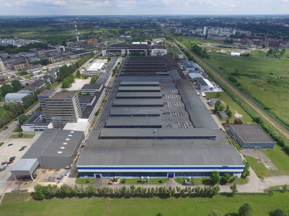 Tūkstančiams panevėžiečių pragyvenimo šaltiniu buvusių didžiųjų miesto gamyklų teritorijos atgimsta naujam gyvenimui. Verslui įžvelgus naujų galimybių, sovietinių laikų pramonės zonose netrukus turėtų vėl knibždėti žmonės – dirbti, gaminti, pardavinėti ir net gyventi, kurti, švęsti šventes.