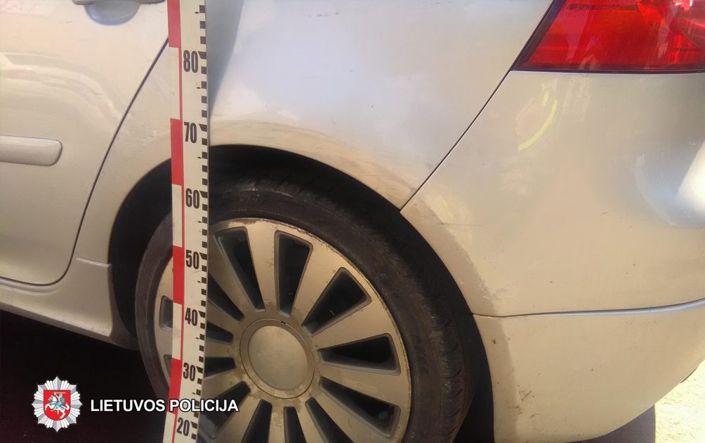 Gegužės 18 d. 13.50 val. Panevėžyje, Aukštaičių g. apgadintas stovintis automobilis „VW Golf“. Automobilį apgadinęs kito automobilio vairuotojas iš eismo įvykio vietos pasitraukė.