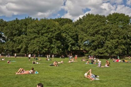 Trečiadienį vėl svilins saulė. Nuo kaitros šiek tiek gelbės nebent antroje dienos pusėje pasisukęs gaivesnis, ši