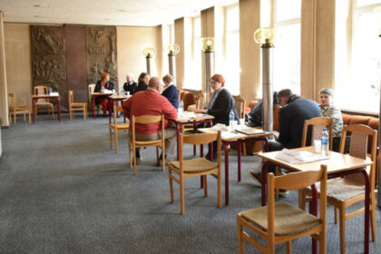 Panevėžys turi tris naujus seniūnaičius. Juos, suskaičiavusi kandidatų surinktus palaikančių gyventojų parašus, išrinko miesto Savivaldybės komisija. Dar trijose seniūnaitijose bus skelbiami pakartotiniai rinkimai.