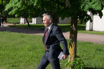 Seimo valstiečių ir žaliųjų frakcijoje vietos nebeturintis Povilas Urbšys metė kortą, žadančią, jog kitąmet užvirsianti kova dėl Panevėžio mero kėdės bus įdomi ir arši.