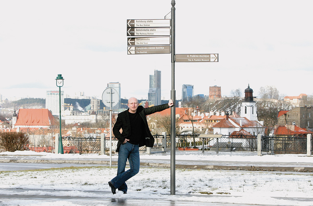 2008 m. Arūno Valinsko įkurta „Tautos prisikėlimo“ partija deklaravo sieksianti iš politikos eliminuoti populistines partijas. 