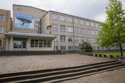 Jau šiandien šokių ir dainų festivalis „Mes nupinsim šokių pynę“ sudrebins Panevėžio padangę. Į jubiliejinį, dešimtąjį festivalį šokėjai atvyksta net iš dvylikos pasaulio šalių. Tačiau gražų renginį temdo nepasitenkinimo nuotaikos.