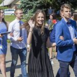 Saulėtas ketvirtadienis giliai atmintyje įstrigs daugumai Panevėžio abiturientų. Gimnazijose nuaidėjo Paskutinis skambutis.