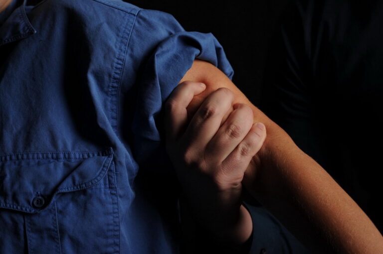 Penktadienis keliems Panevėžio gyventojams kaip reikiant apkarto – prieš juos smurtavo patys artimiausi žmonės.