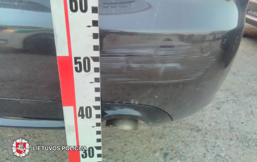 2018-06-18 21.50 val. Panevėžyje, Projektuotojų g., rastas apgadintas stovintis automobilis „Audi A6“. Automobilį apgadinęs vairuotojas iš eismo įvykio pasitraukė.