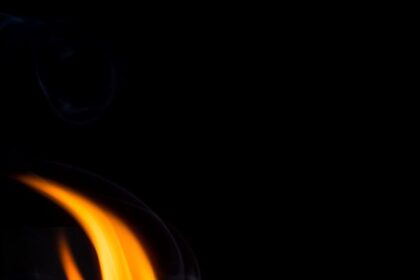 Alkoholis ir ugnis – labai pavojingas derinys. Toks Molotovo kokteilis nelaimę prišaukė Linkaučių kaime, kuri įsisiautėjusi neblaivi gyventoja tyčia sukėlė gaisrą.