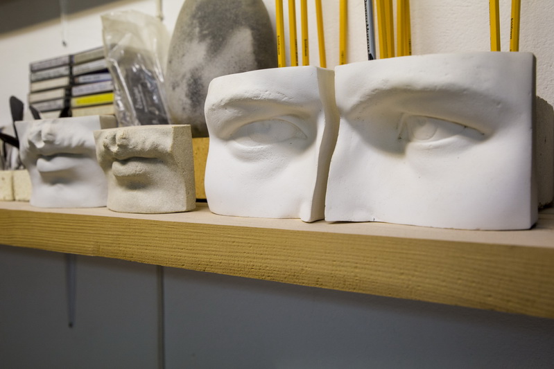 Panevėžiečiui kūrėjui labai svarbu medžiagos, tad dažnai jungia skirtingas ir netradicines, nes siekia kuo tiksliau atskleisti kūrinio esmę. V. BULAIČIO nuotr.