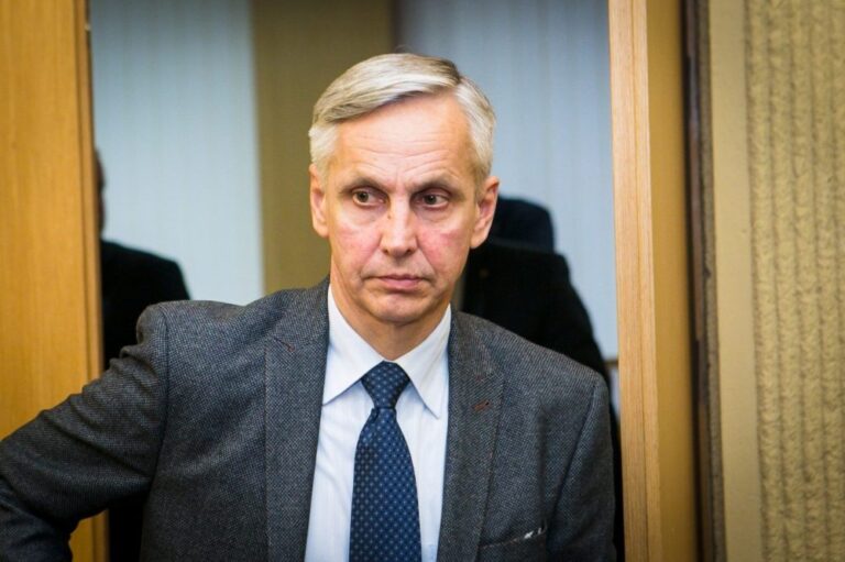 Į Panevėžio miesto savivaldybės tarybą išrinktas, tačiau nesėkmę mero rinkimuose patyręs Seimo narys Povilas Urbšys atsisakys pareigų savivaldoje, todėl neatgaus daugiau kaip 9 tūkst. eurų užstato.
