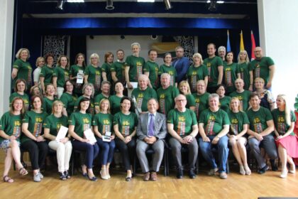 Lietuvos valstybės atkūrimo šimtmečiui paminėti skirtos Dainų šventės „Vardan tos...“ įspūdžiai ilgam įsirėžė gausiai joje dalyvavusių Panevėžio rajono atstovų atmintyje, o įdėtos pastangos kartu su visos šalies bei užsienio lietuviais kuriant šį grandiozinį renginį – vertos susižavėjimo ir pagarbos.