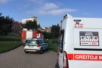 Šeštadienio rytą, kelios minutės po aštuntos valandos specialiosios tarnybos skubėjo į Senvagę.