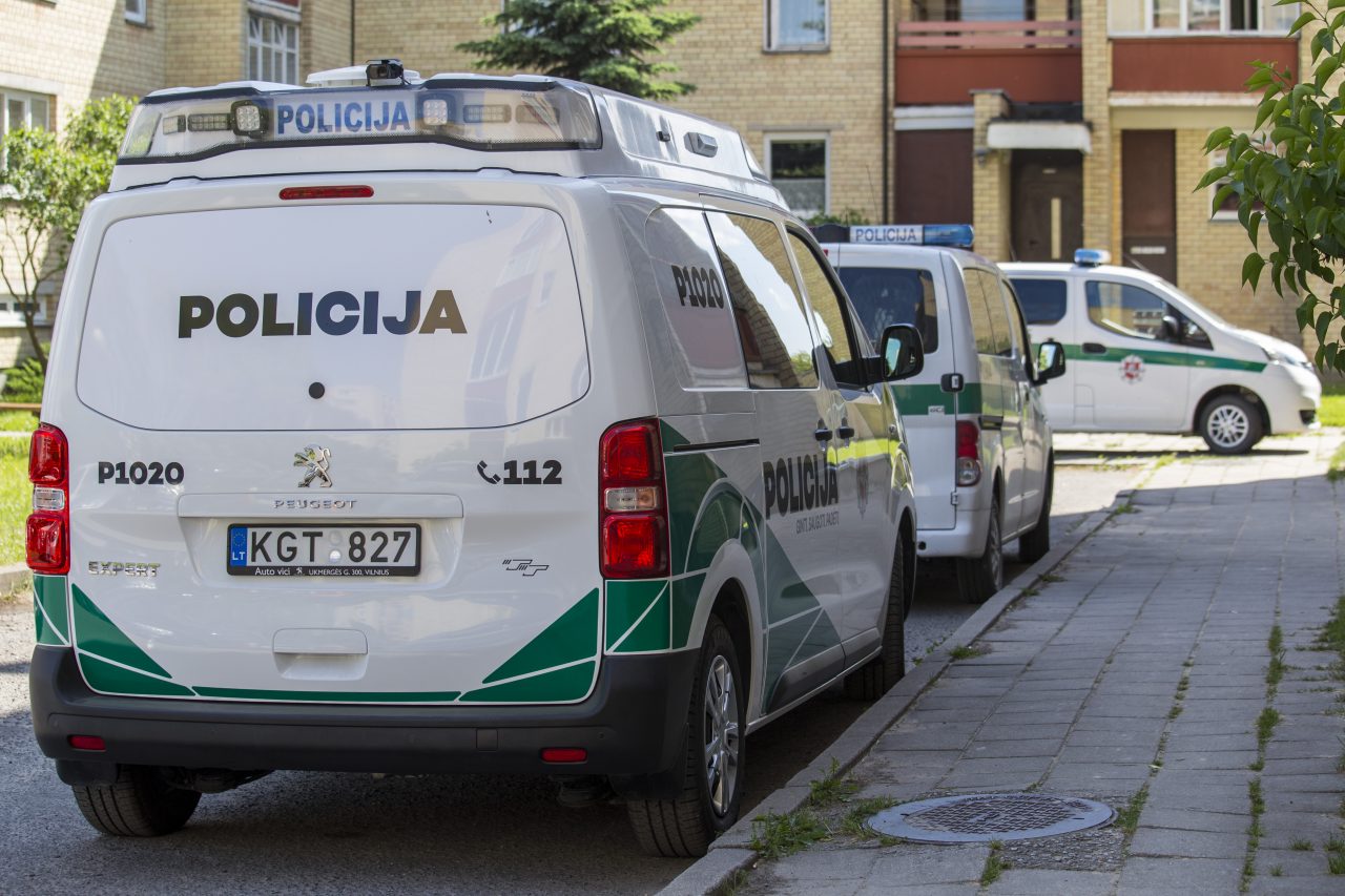 Vasara – atostogų metas, gyventojai atsipalaiduoja, todėl kartais primiršta visiems puikiai žinomą tiesą: „Niekas kitas geriau neapsaugos jūsų turto nei jūs pats“.